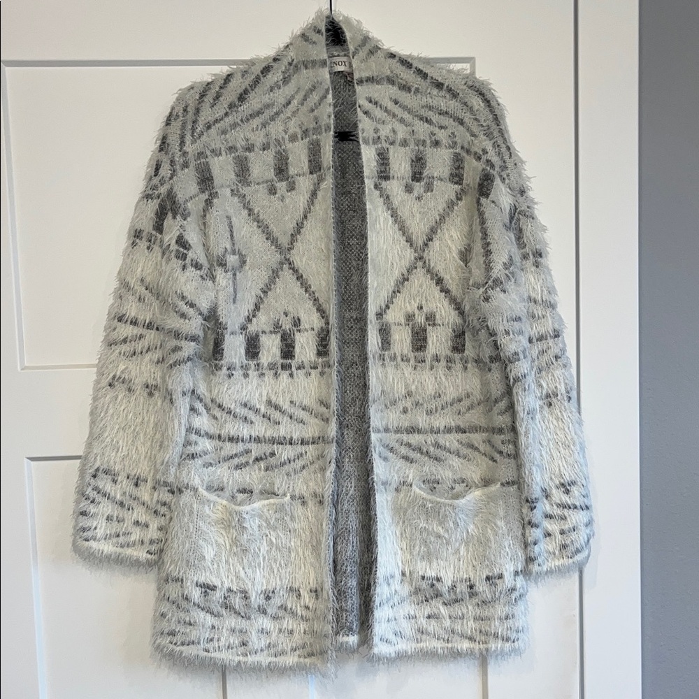 Knox Rose Fuzzy Gray Patterned Cardigan